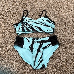 Justice patterned wrap bikini swim set.  Aqua/black.  Size Large 12/14.  EUC.